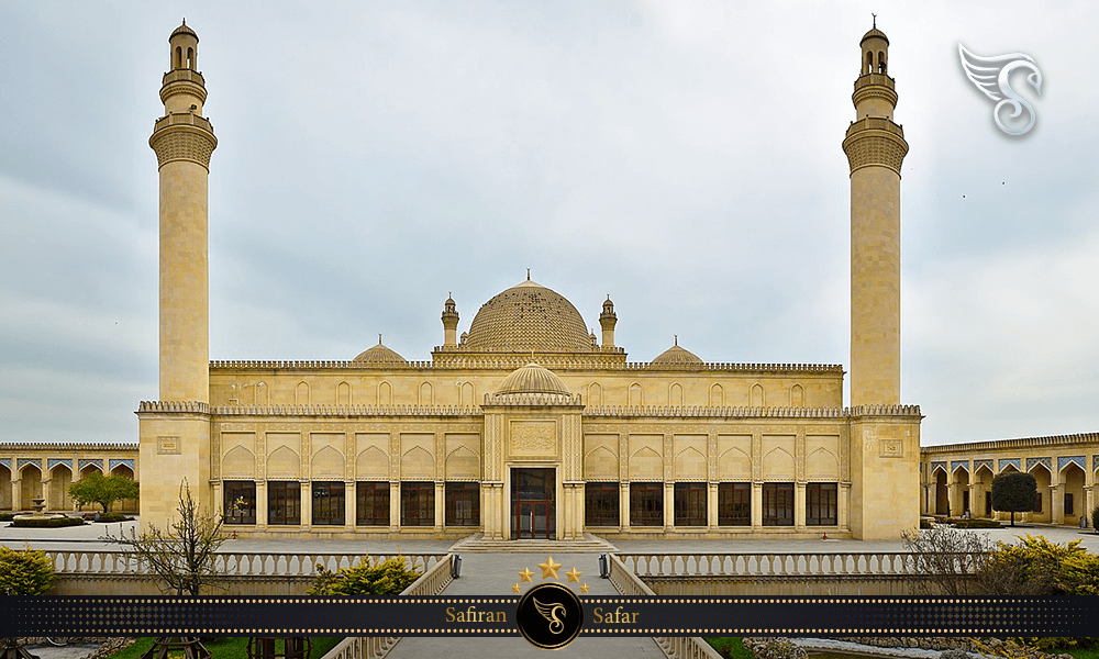 معماری زیبای مسجد جامع باکو در آذربایجان