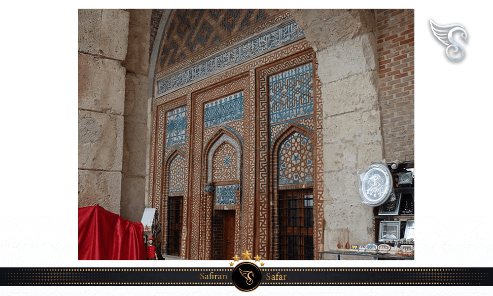 نحوه دسترسی به مقبره عزتین کیکاووس