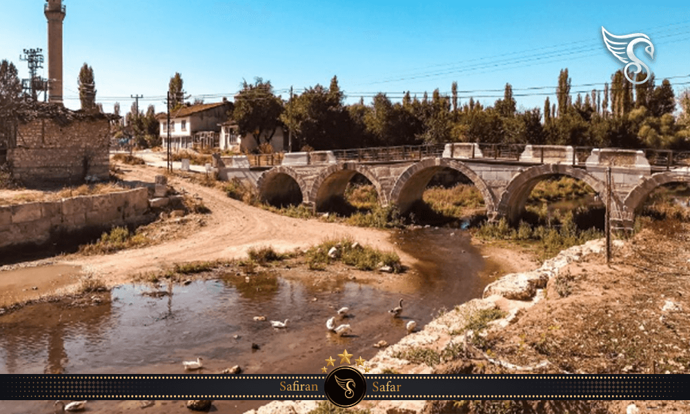 پل سنگی باستانی آیزانویی