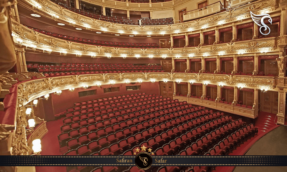 مشخصات معماری تئاتر ملی پراگ