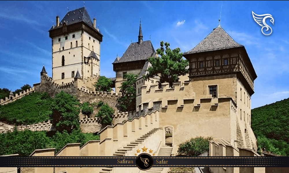 تاریخچه قلعه کارلشتین