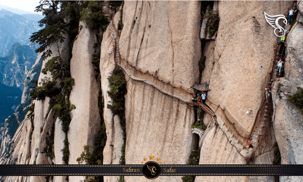 برج های معلق و پلهای شیشه ای کوه هواشان