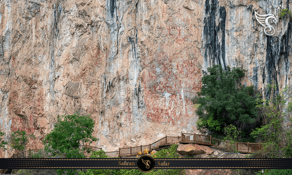 بازدید از صخره زوجیانگ هواشان در چین