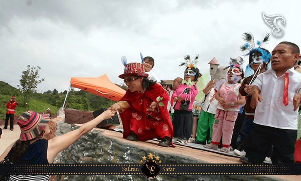 پیرامون پارک امپراتوری کوتوله ها چین